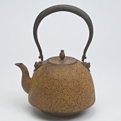 鉄瓶の買取古美術久田
南部鉄瓶　及川寛治